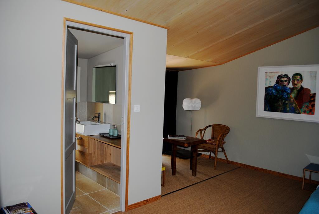 Les Foucauds Hotel Saint-Quentin-de-Caplong Szoba fotó