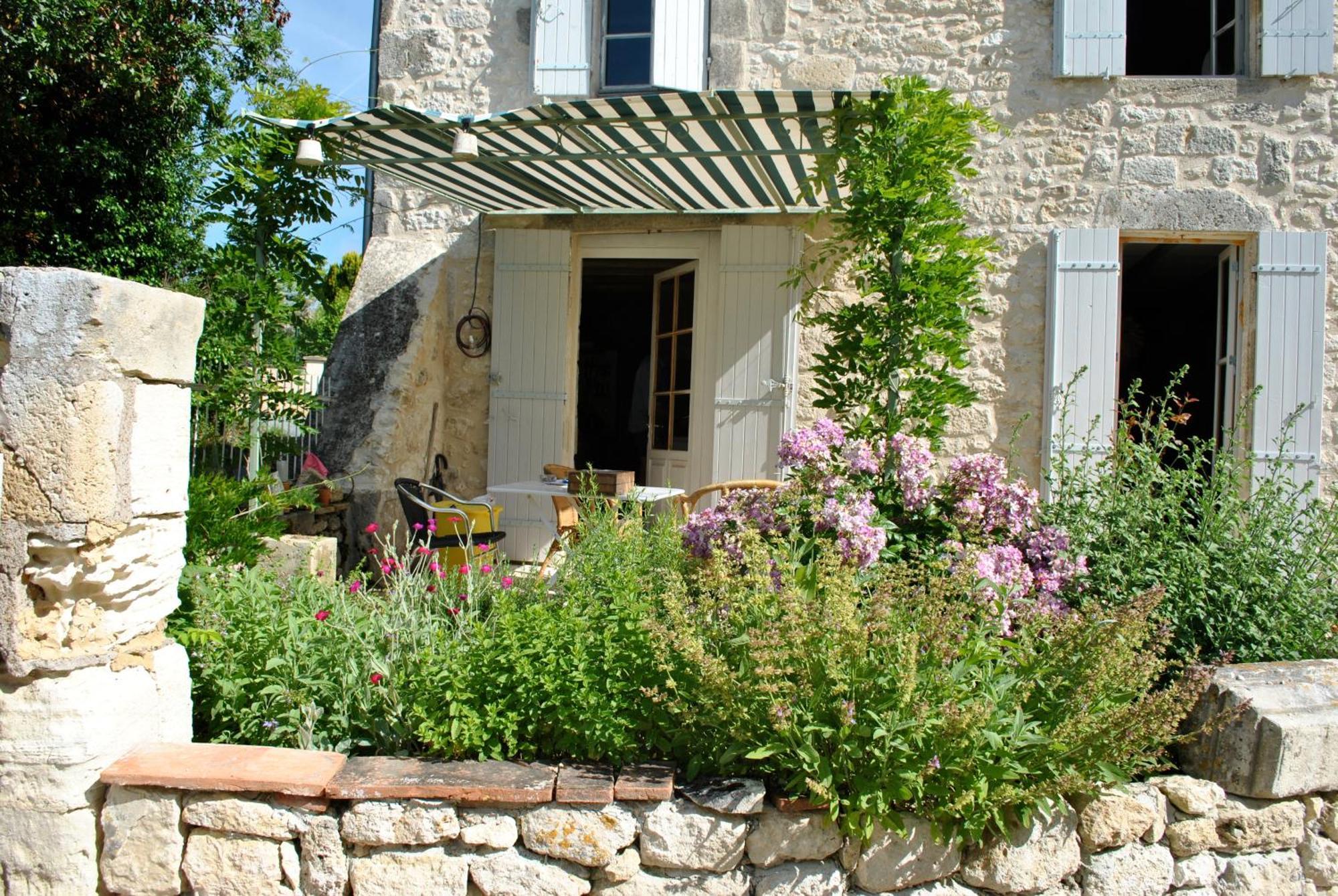 Les Foucauds Hotel Saint-Quentin-de-Caplong Kültér fotó