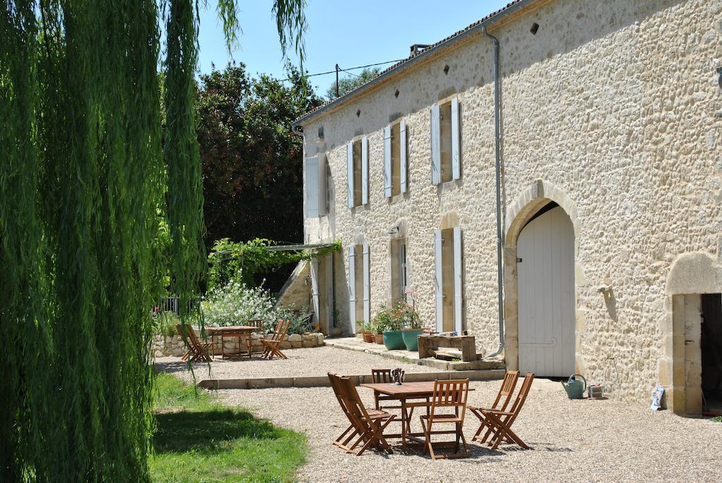Les Foucauds Hotel Saint-Quentin-de-Caplong Szoba fotó